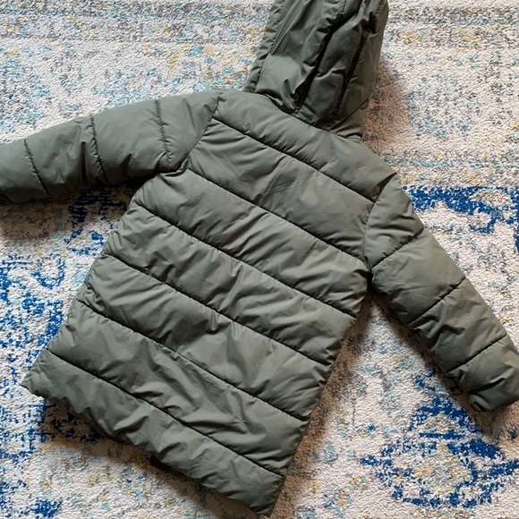 Girls old navy puffer coat size 6-7 - Picture 5 of 5